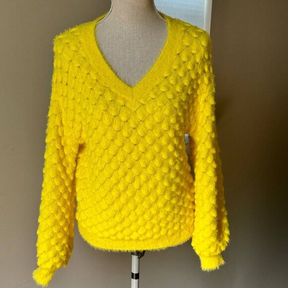 NWOT! MARC NEW YORK by Andrew Marc V-neck Sweater - Size Medium - Picture 1 of 9